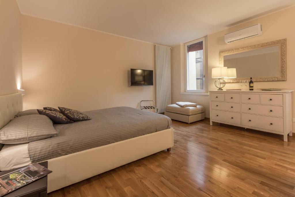 Realkasa Towers Flat room 2